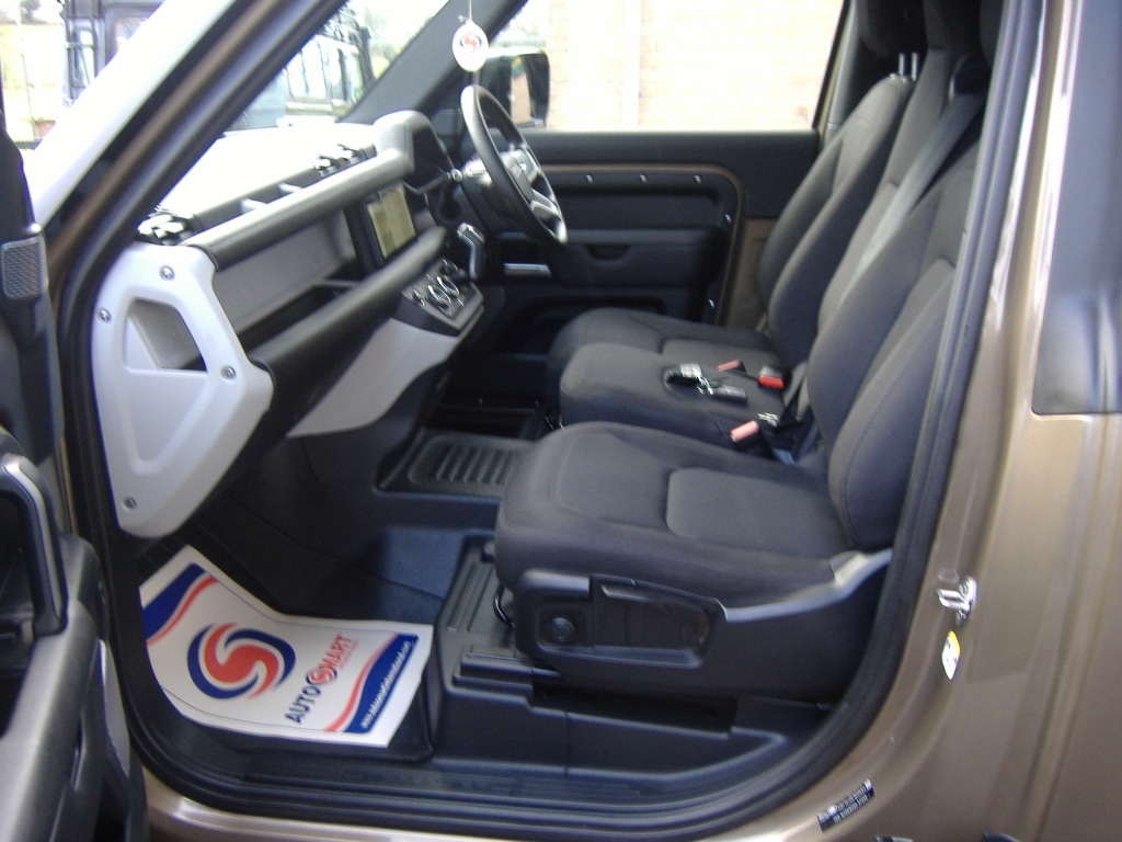 Used Land Rover Defender 2024 for sale - 77073353: Photo 5