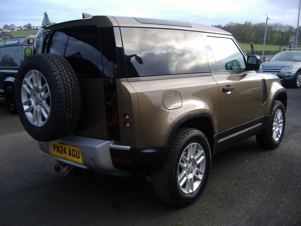 Used Land Rover Defender 2024 for sale - 77073353: Photo 9