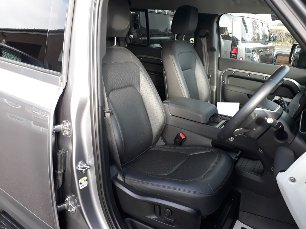Used Land Rover Defender 2022 for sale - 77478269: Photo 12