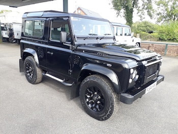 Land Rover - Defender 90