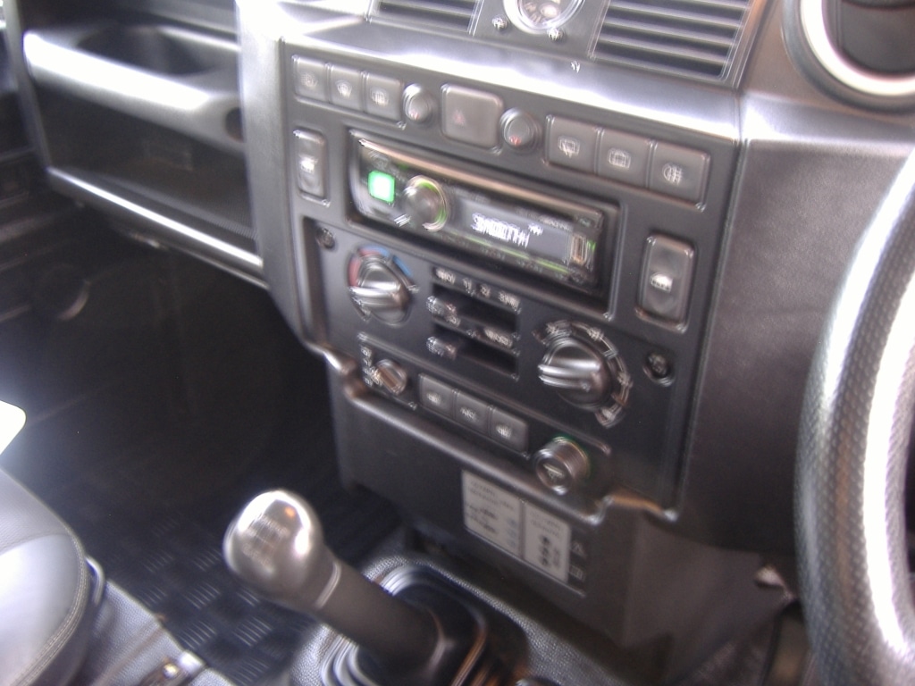 Used Land Rover Defender 2014 for sale - 76970697: Photo 14