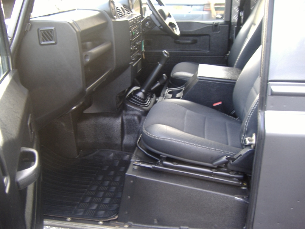 Used Land Rover Defender 2014 for sale - 76970697: Photo 5