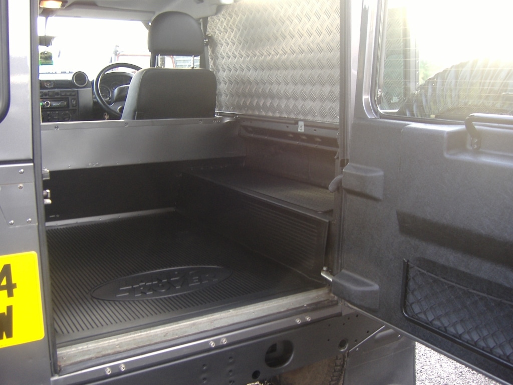 Used Land Rover Defender 2014 for sale - 76970697: Photo 7