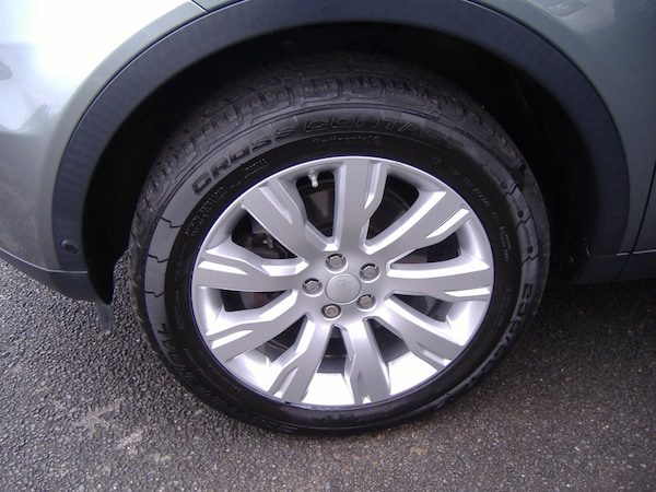 Used Land Rover Discovery Sport 2015 for sale - 76134527: Photo 4