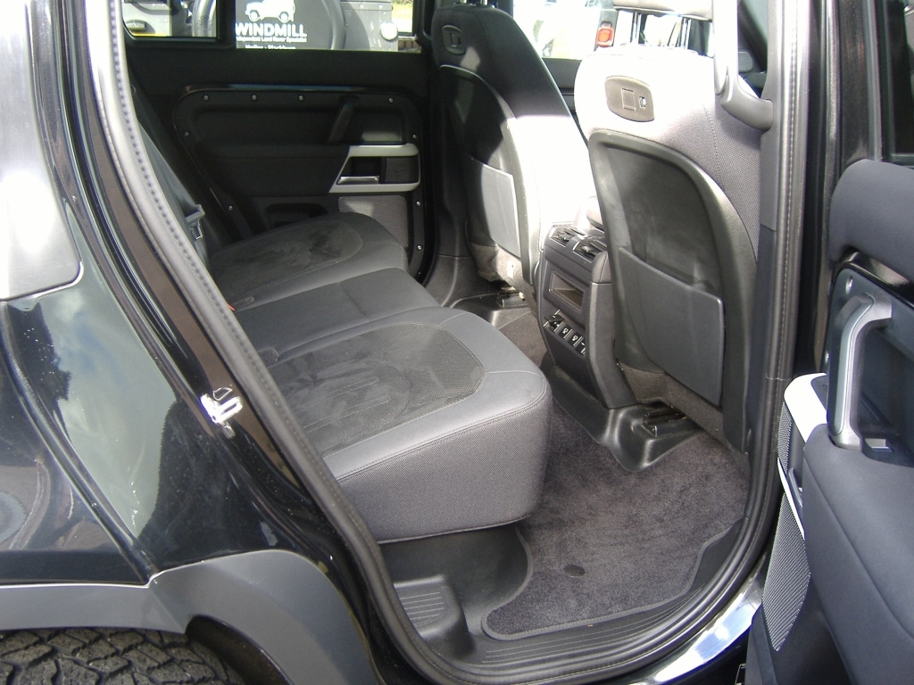 Used Land Rover Defender 2021 for sale - 78045903: Photo 11