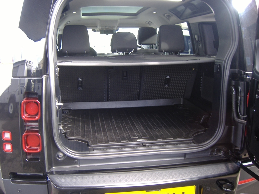 Used Land Rover Defender 2021 for sale - 78045903: Photo 8