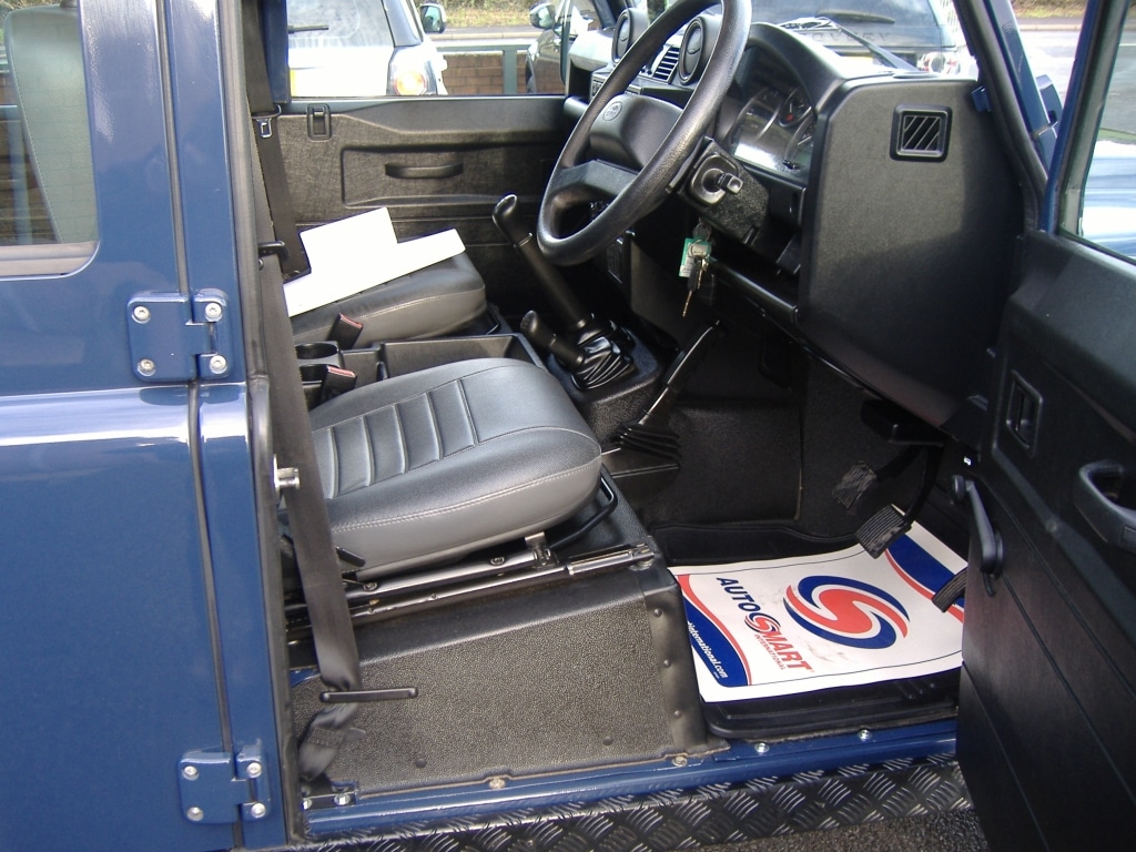 Used Land Rover Defender 110 2013 for sale - 76837401: Photo 12