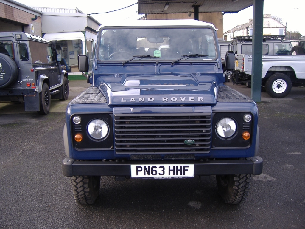 Used Land Rover Defender 110 2013 for sale - 76837401: Photo 2