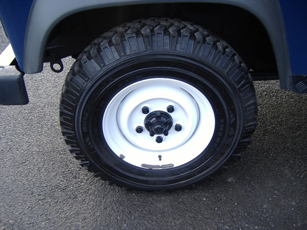 Used Land Rover Defender 110 2013 for sale - 76837401: Photo 4