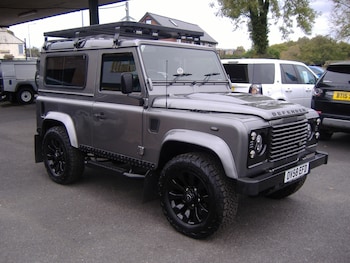 Land Rover - Defender