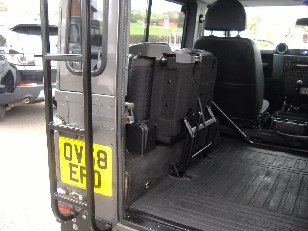 Used Land Rover Defender 2009 for sale - 76325016: Photo 8
