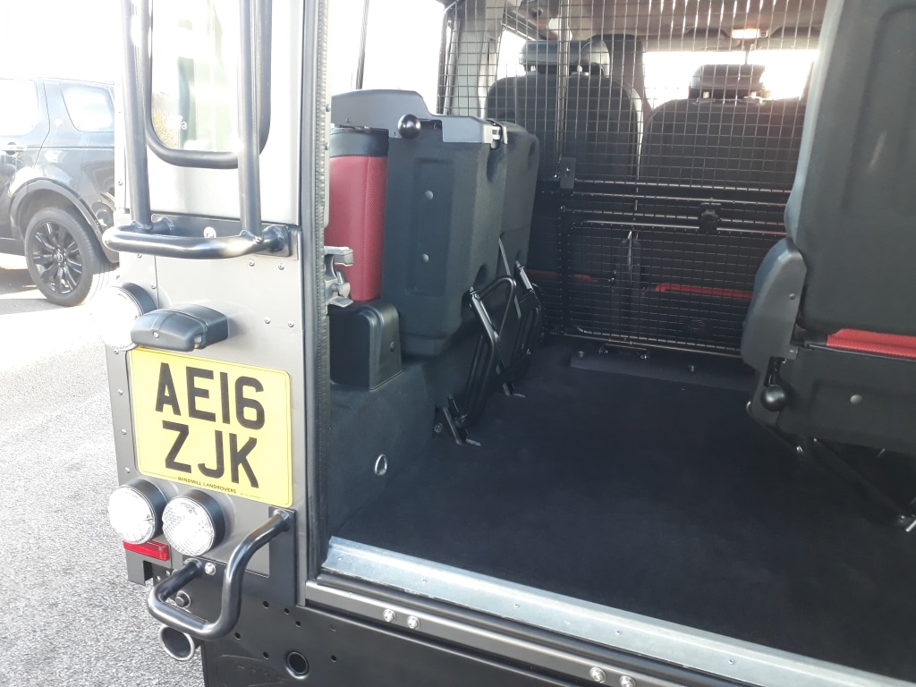 Used Land Rover Defender 110 2016 for sale - 77166217: Photo 10