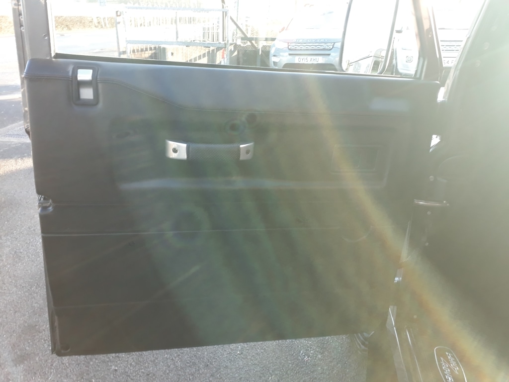 Used Land Rover Defender 110 2016 for sale - 77166217: Photo 16