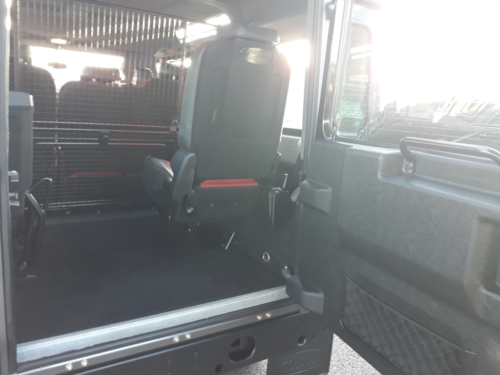 Used Land Rover Defender 110 2016 for sale - 77166217: Photo 9
