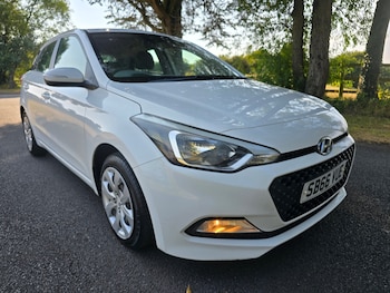 Used Hyundai i20 2017 for sale - 79308342: Photo