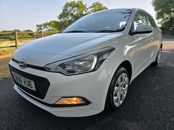 Used Hyundai i20 2017 for sale - 79308342: Photo