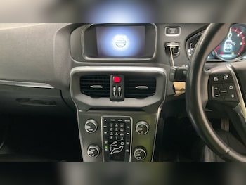Used Volvo V40 2014 for sale - 79399435: Photo