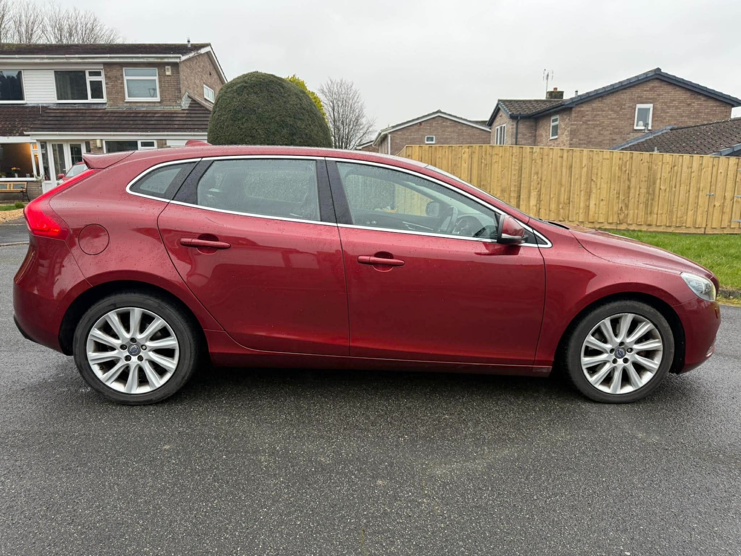 Used Volvo V40 2016 for sale - 78062180: Photo 2