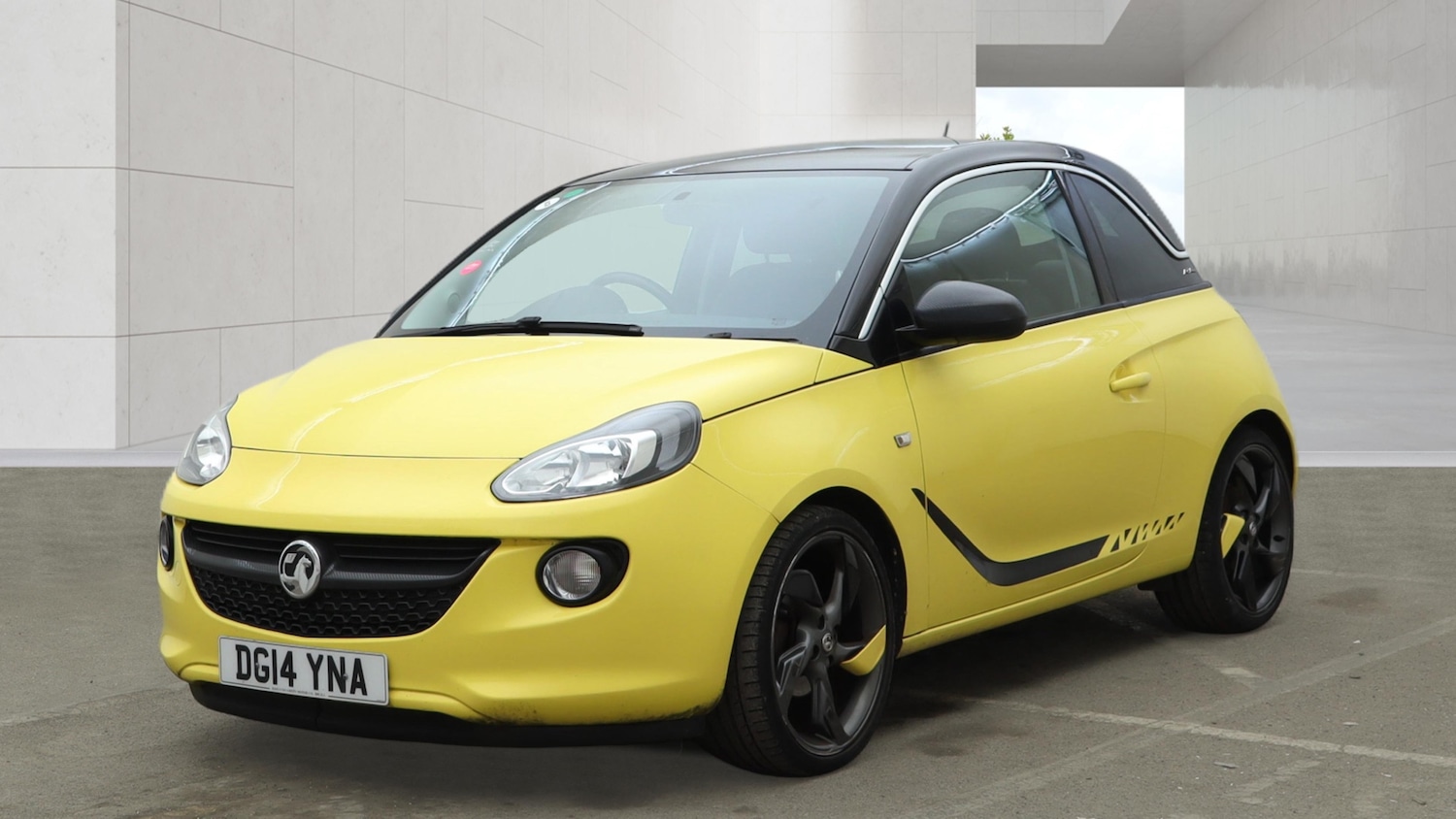 Used Vauxhall ADAM 2014 for sale - 78085058: Photo 2