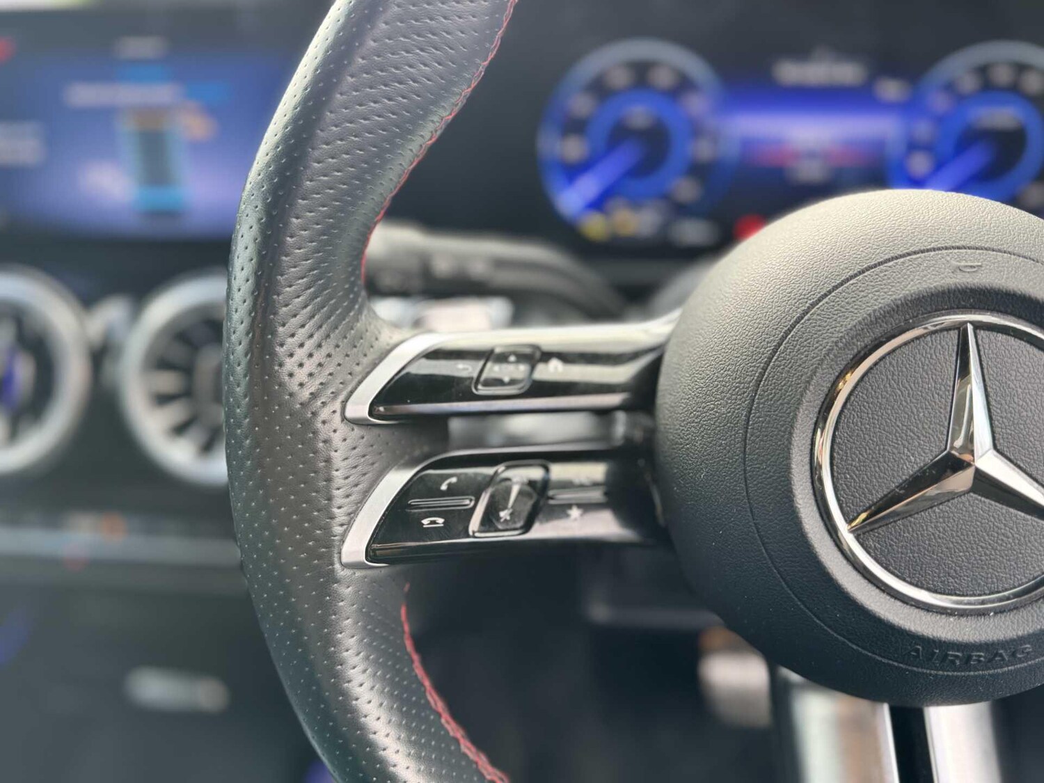 Used Mercedes-Benz EQB 2024 for sale - 77604619: Photo 28