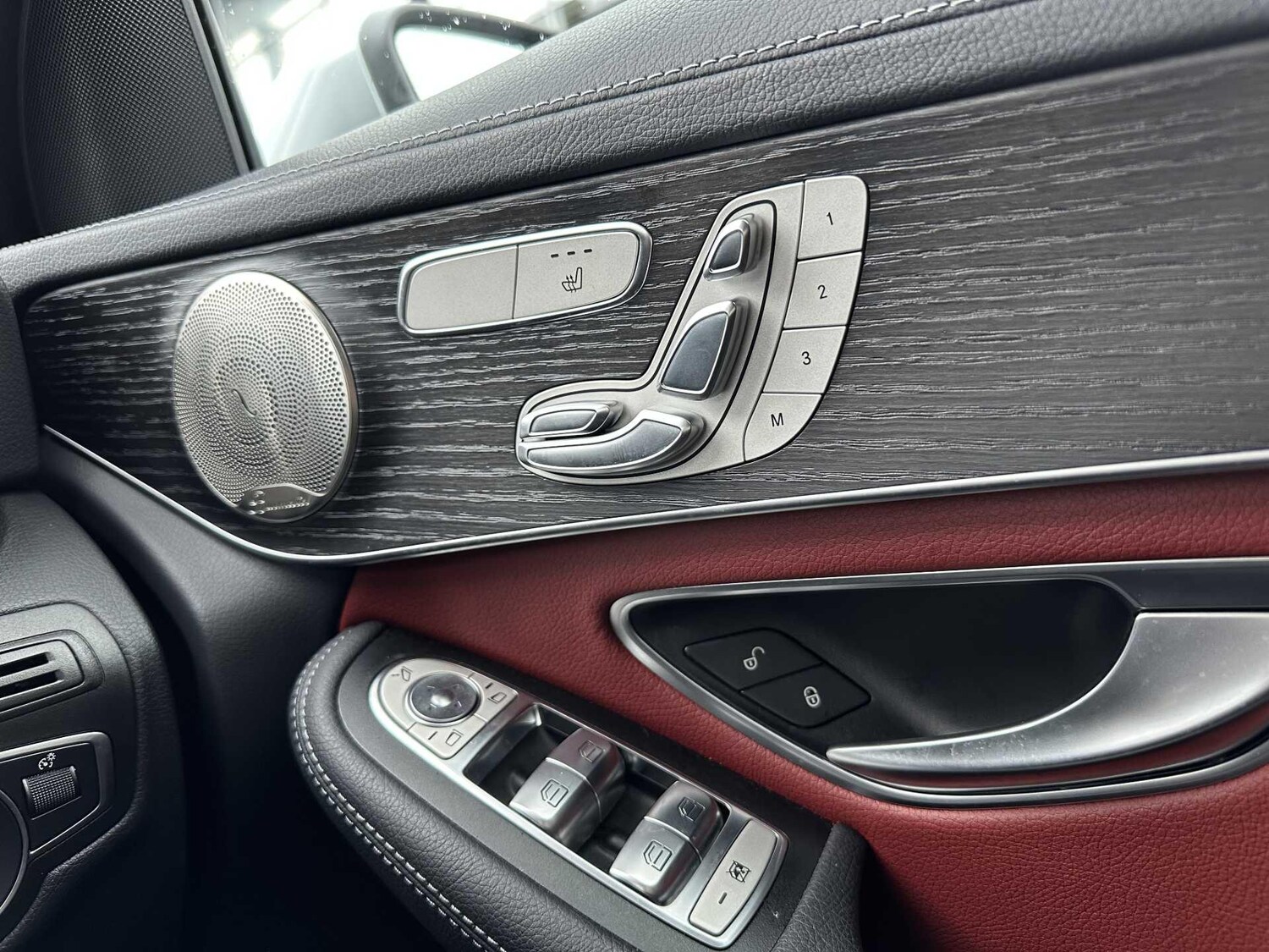 Used Mercedes-Benz GLC 2021 for sale - 77604665: Photo 32