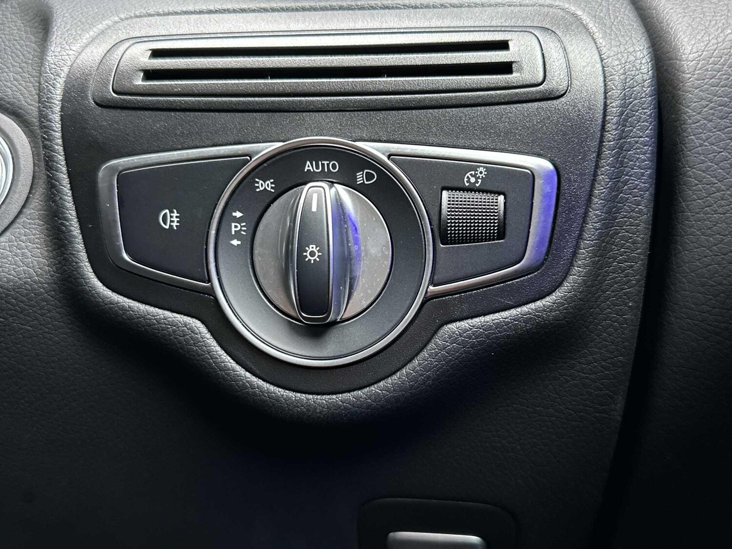 Used Mercedes-Benz GLC 2021 for sale - 77604665: Photo 38