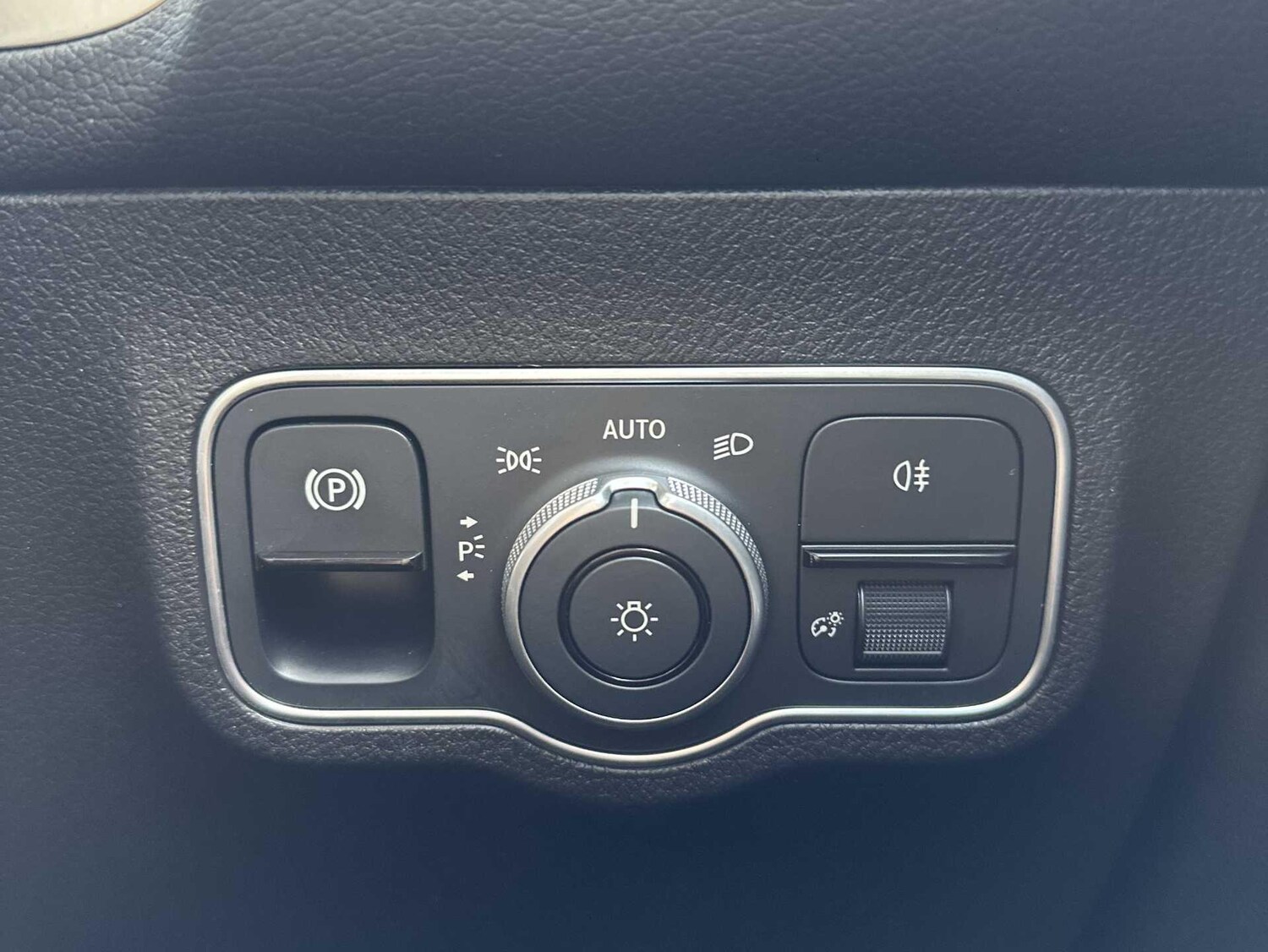 Used Mercedes-Benz GLB for sale - 77854095: Photo 39