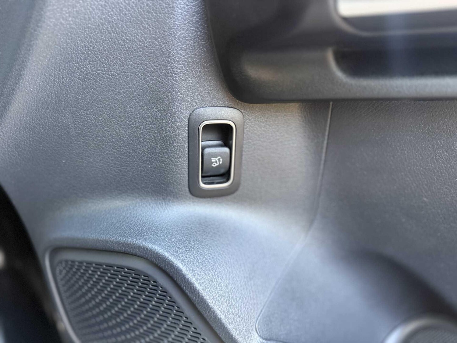 Used Mercedes-Benz GLB for sale - 77852982: Photo 29