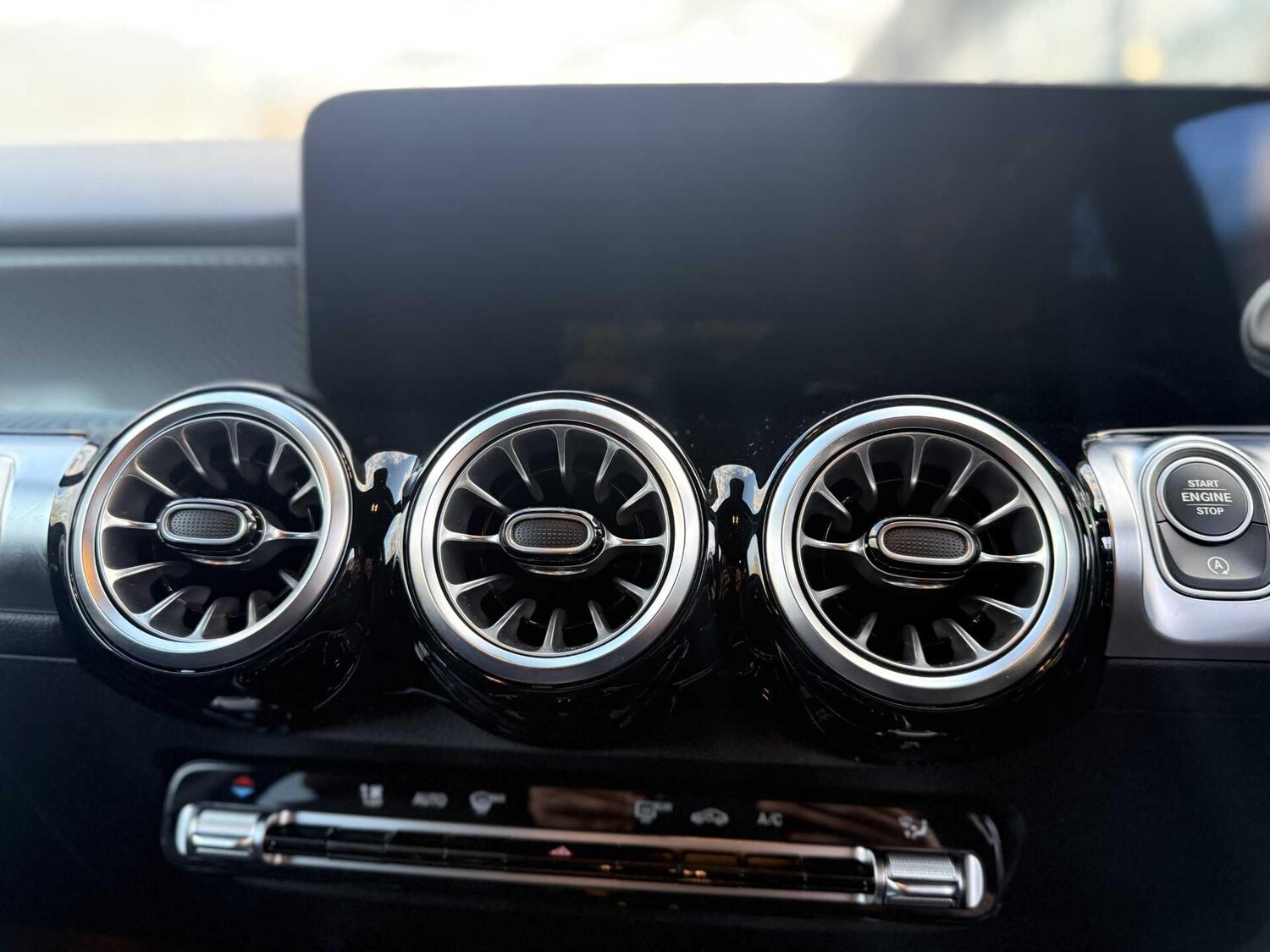 Used Mercedes-Benz GLB for sale - 77852982: Photo 32