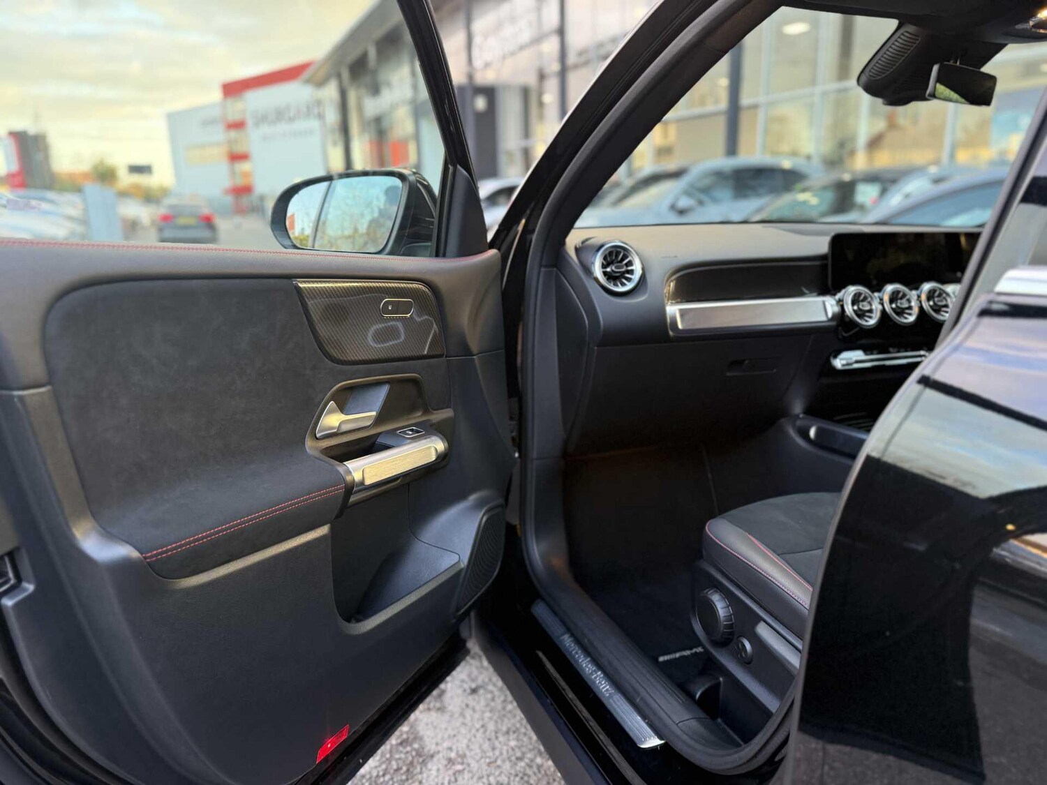 Used Mercedes-Benz GLB for sale - 77852982: Photo 44