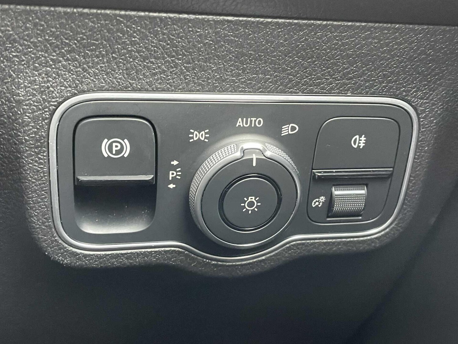 Used Mercedes-Benz GLB 2025 for sale - 77604625: Photo 37