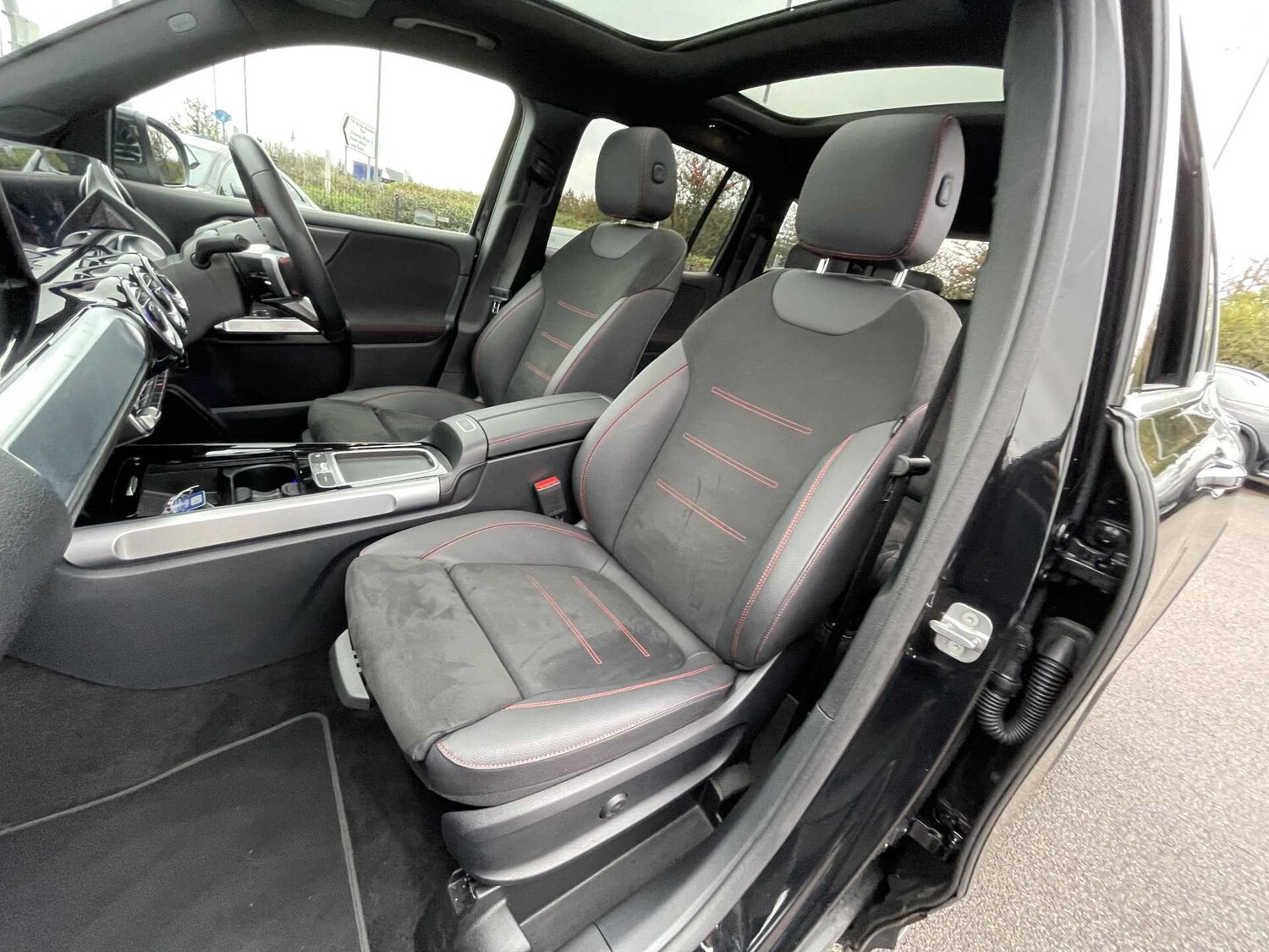 Used Mercedes-Benz GLB 2025 for sale - 77604625: Photo 7