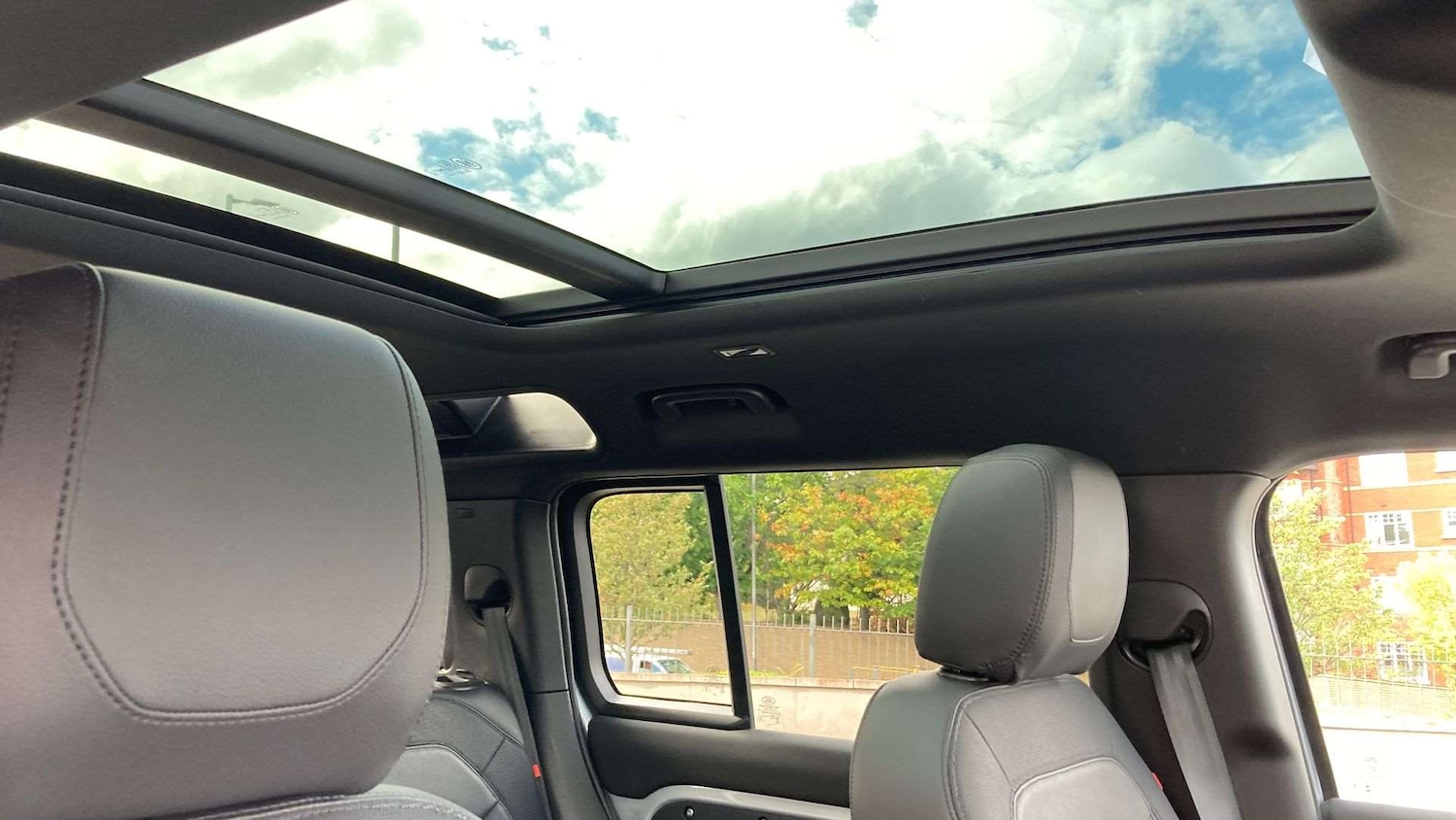 Used Land Rover Defender 2024 for sale - 77741129: Photo 21