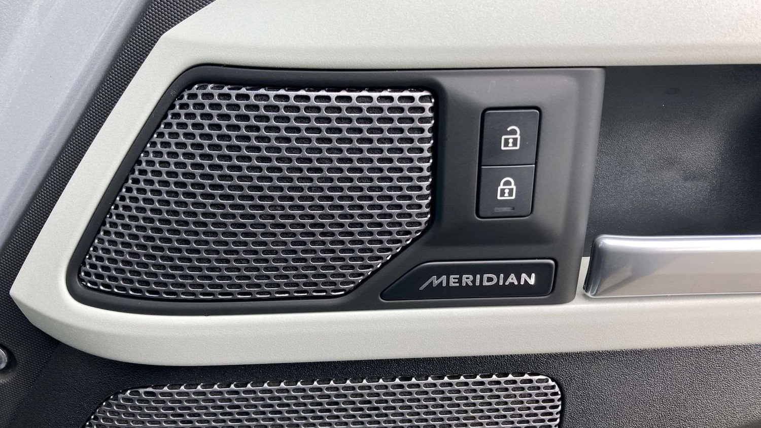 Used Land Rover Defender 2024 for sale - 77741129: Photo 25