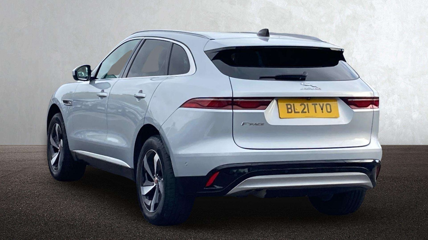 Used Jaguar F-Pace 2021 for sale - 76460339: Photo 2