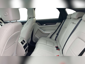 Used Jaguar F-Pace 2021 for sale - 76460339: Photo