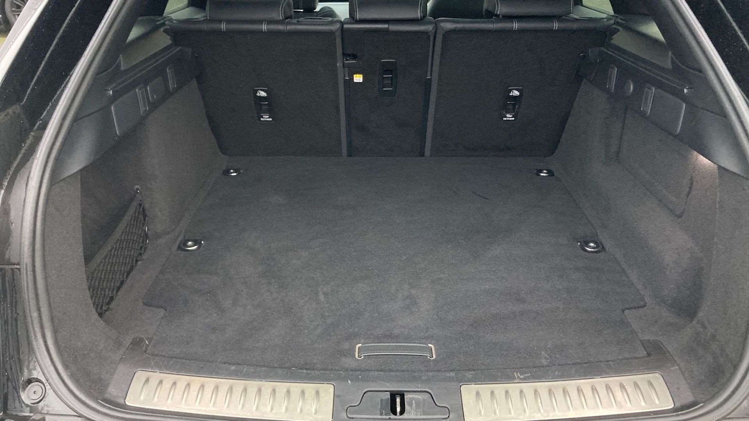 Used Land Rover Range Rover Velar 2024 for sale - 76955295: Photo 10