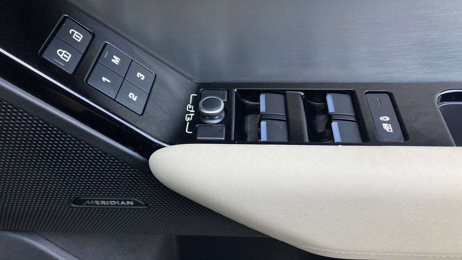 Used Land Rover Range Rover Velar 2023 for sale - 77553119: Photo 27