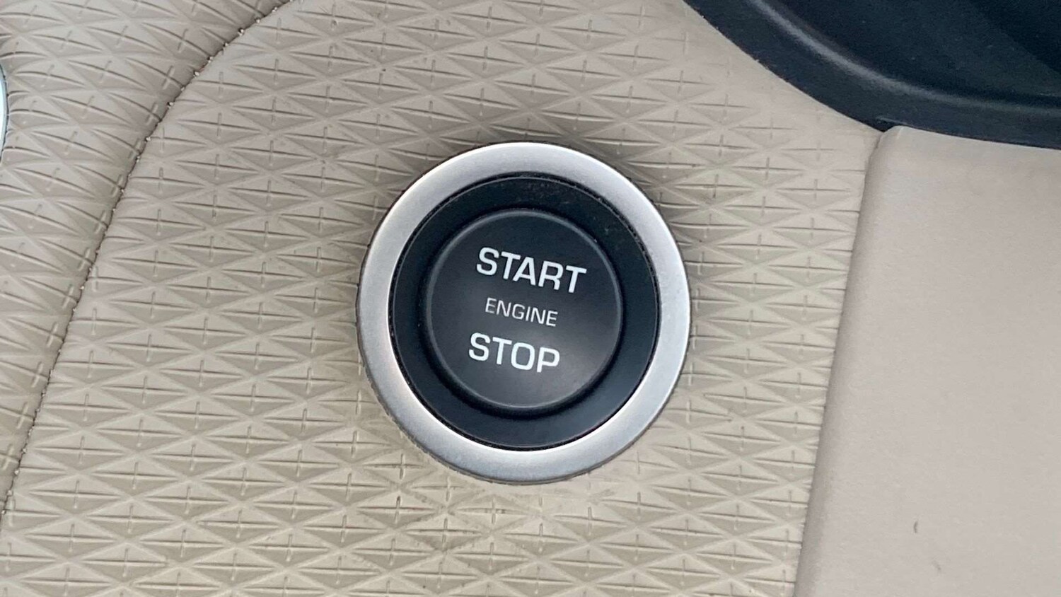 Used Land Rover Range Rover Velar 2023 for sale - 77553119: Photo 35