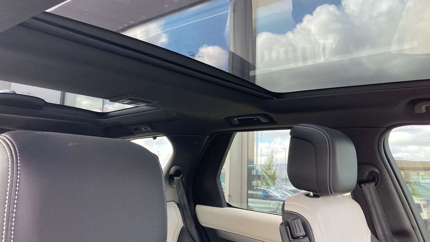 Used Land Rover Discovery 2022 for sale - 76459877: Photo 21