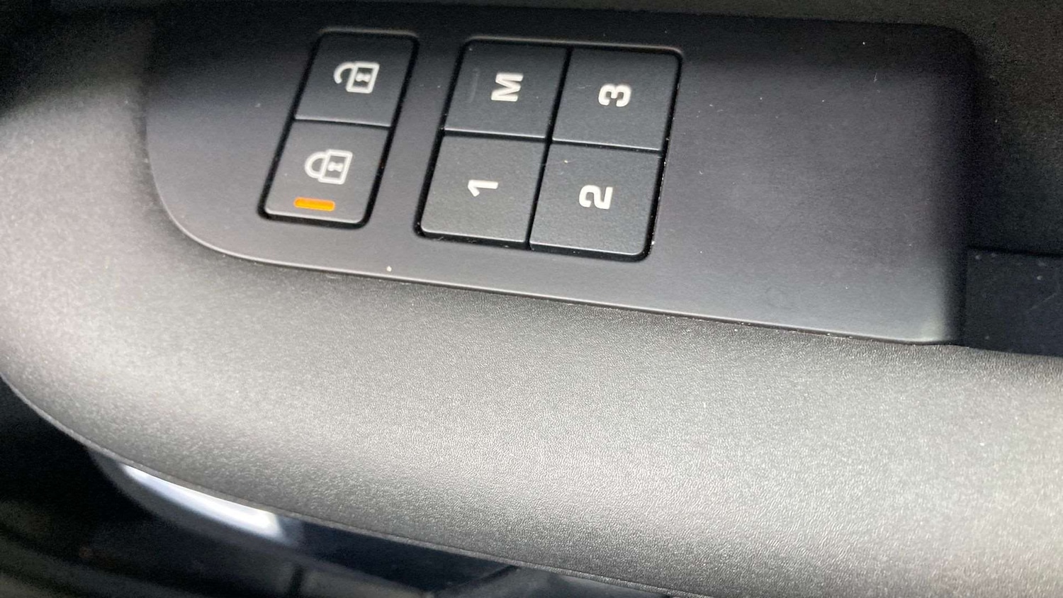 Used Land Rover Discovery 2022 for sale - 76459877: Photo 25