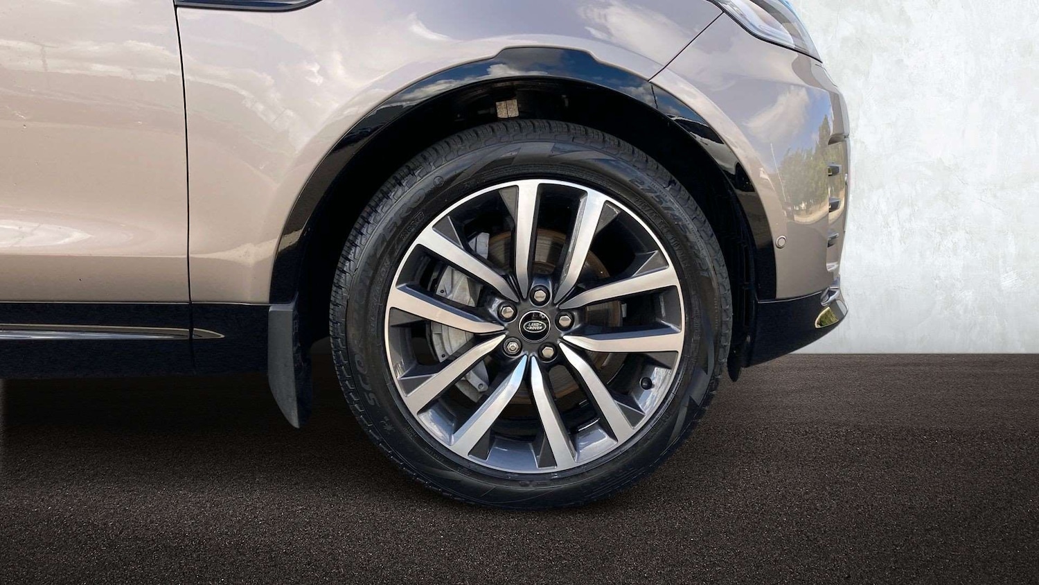 Used Land Rover Discovery 2022 for sale - 76459877: Photo 8