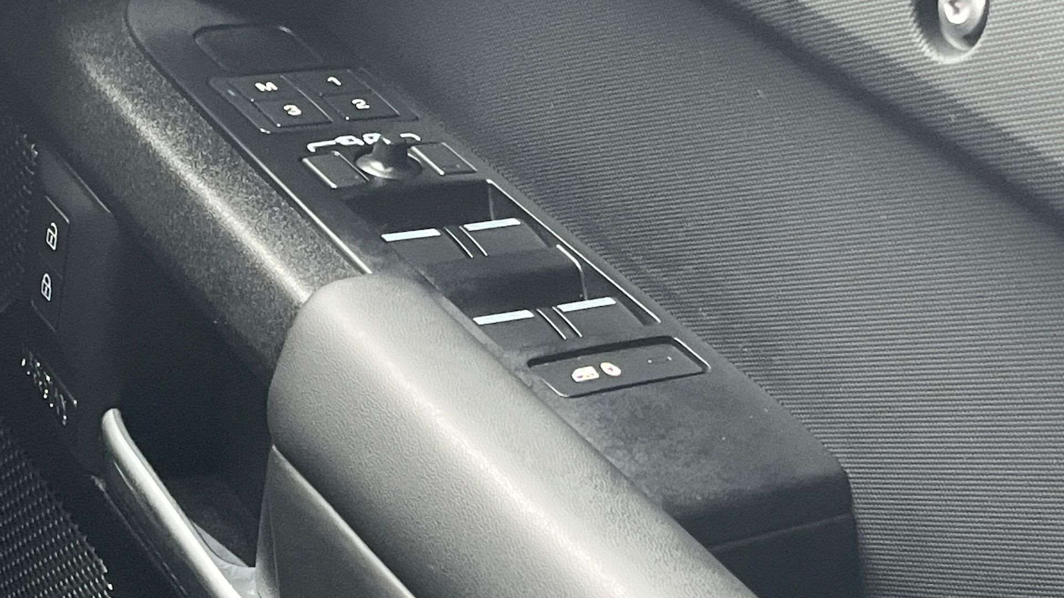 Used Land Rover Defender 2024 for sale - 76460263: Photo 25