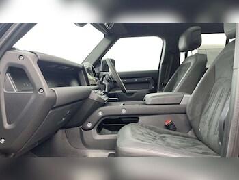 Used Land Rover Defender 2024 for sale - 76460263: Photo