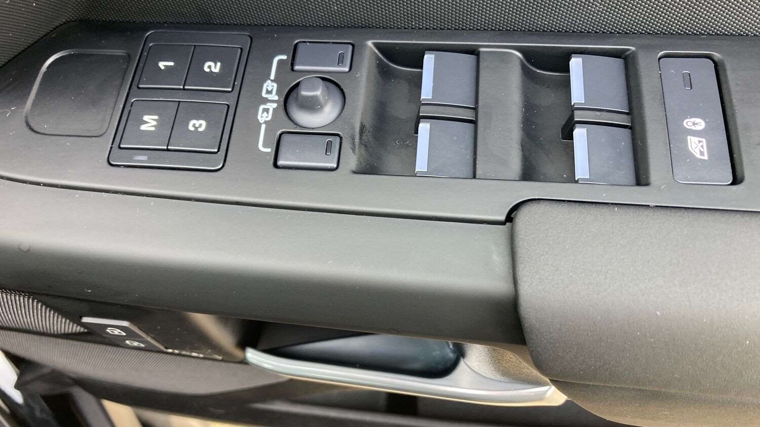 Used Land Rover Defender 2025 for sale - 77472509: Photo 29