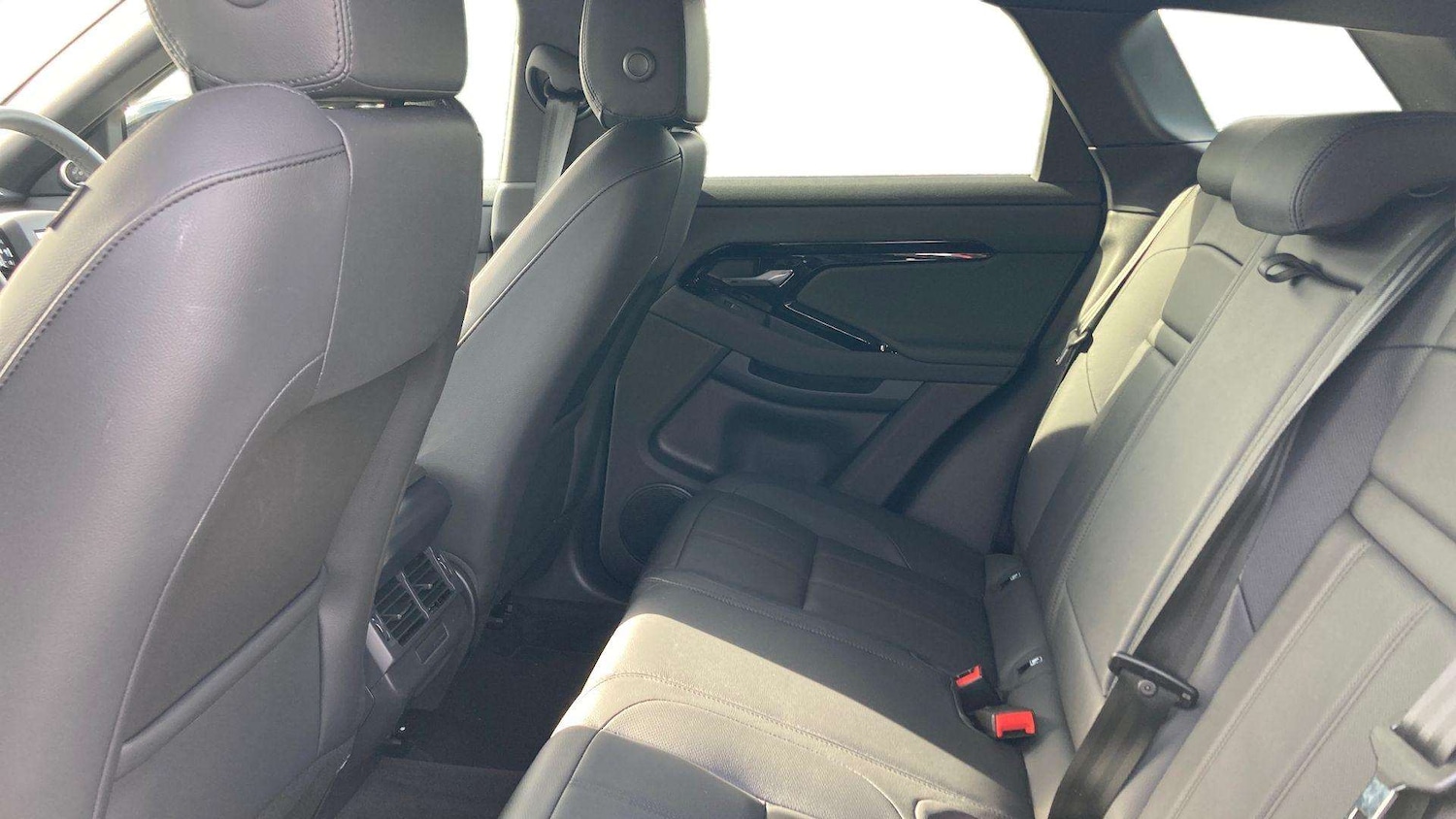 Used Land Rover Range Rover Evoque 2025 for sale - 76460485: Photo 4