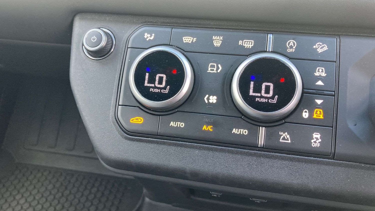 Used Land Rover Defender 2023 for sale - 76460435: Photo 22