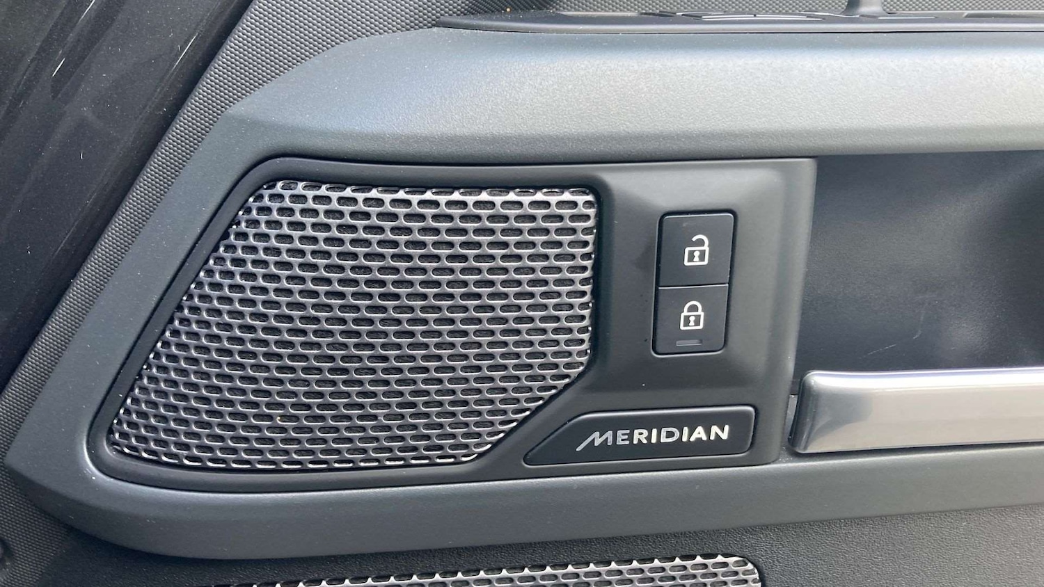 Used Land Rover Defender 2023 for sale - 76460435: Photo 25