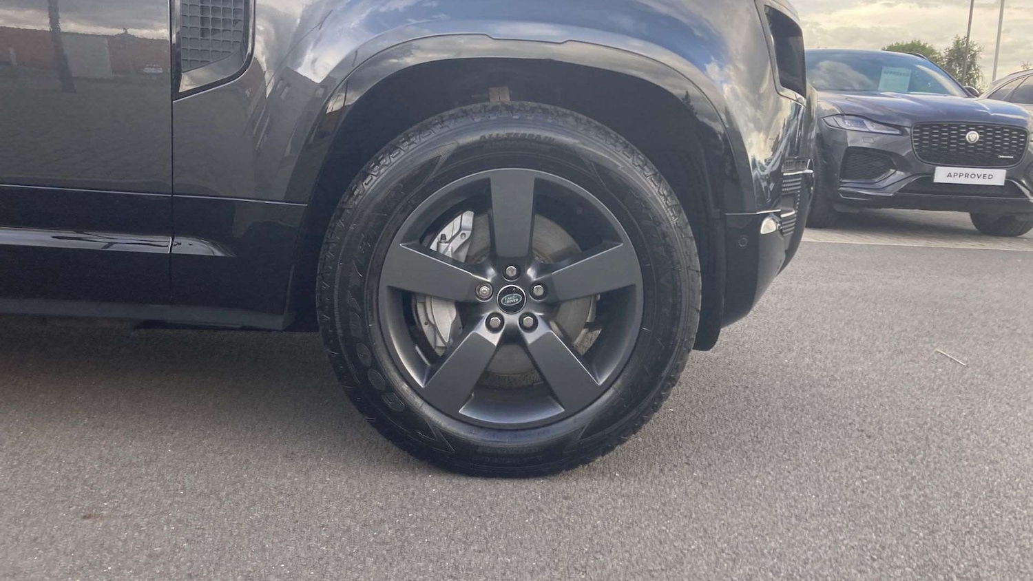 Used Land Rover Defender 2023 for sale - 76460435: Photo 31