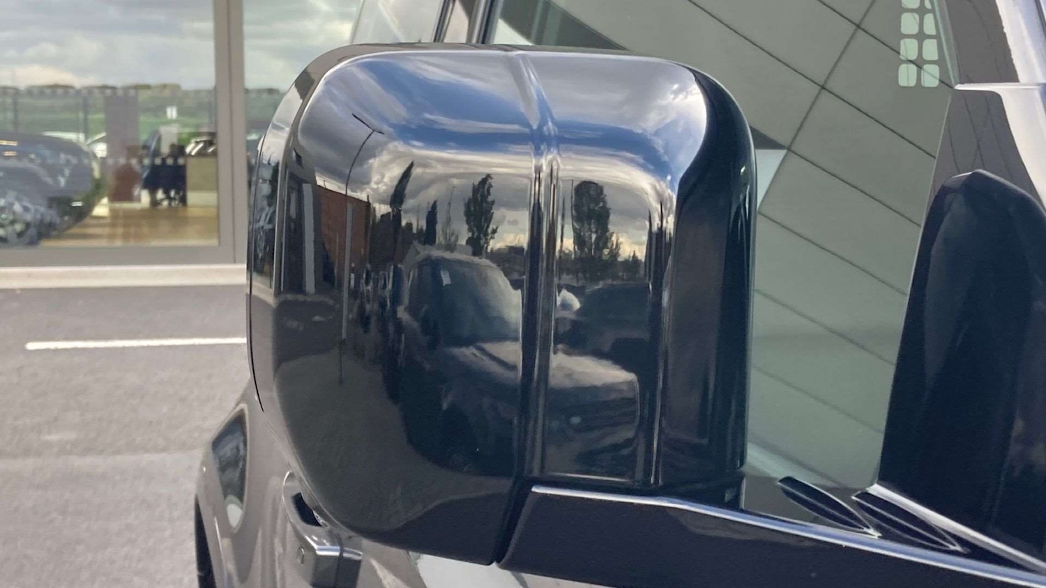 Used Land Rover Defender 2023 for sale - 76460435: Photo 32